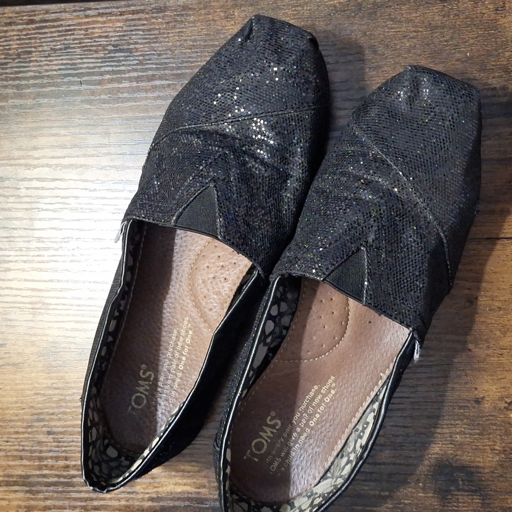 Toms - Picture 2 of 7